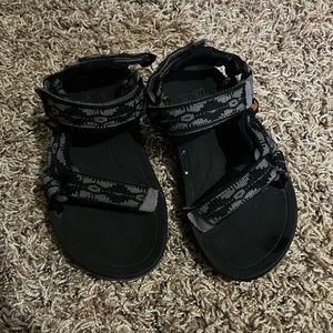 Teva size 11